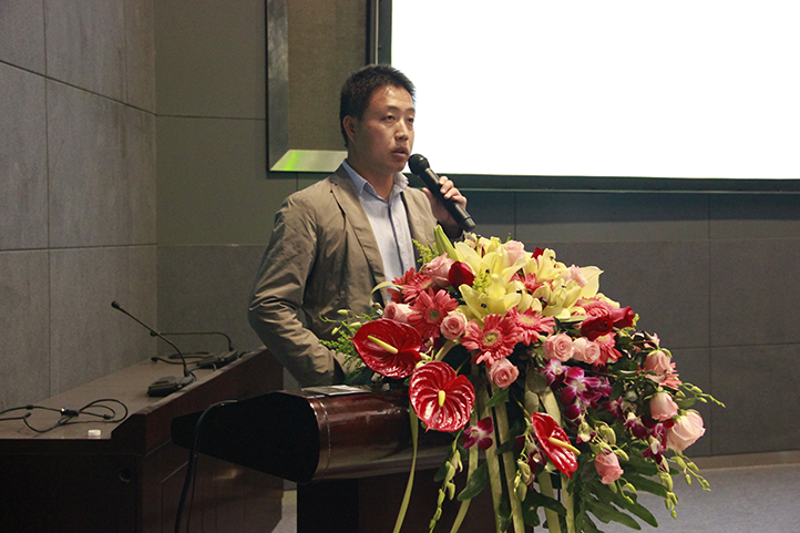 在可穿戴論壇中，TI 中國區(qū)市場經(jīng)理文司華先生演講可穿戴設(shè)備電源管理新熱點。