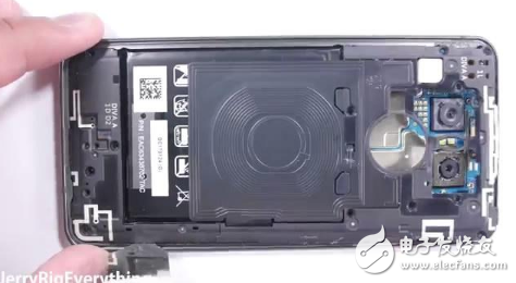 LG G6拆解：細(xì)節(jié)處理細(xì)心 銅管散熱是偉大設(shè)計(jì)！