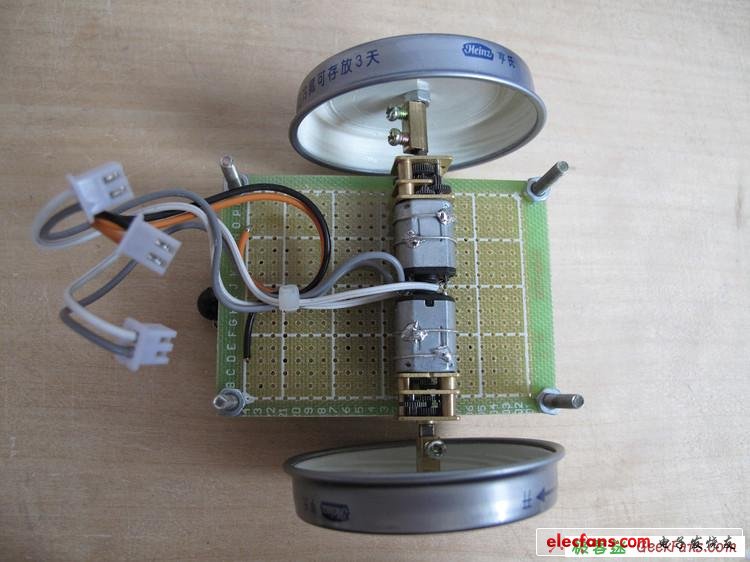 機器人制作：模擬計算機循線小車