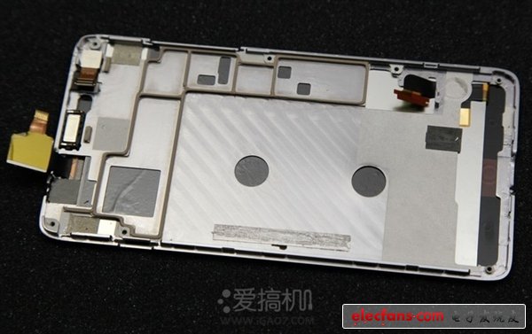 真值3456？拆開nubia Z5一探究竟