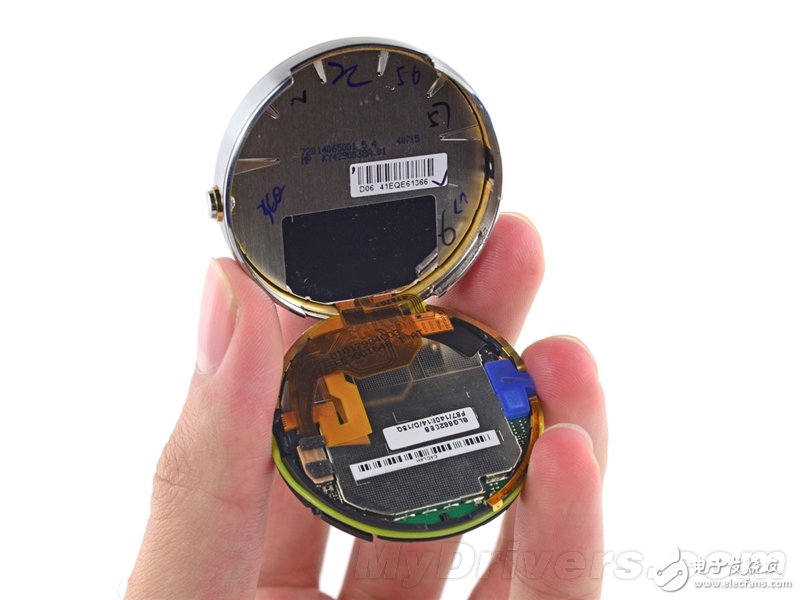 Moto 360暴力拆解：足以秒殺Apple Watch的智能手表？