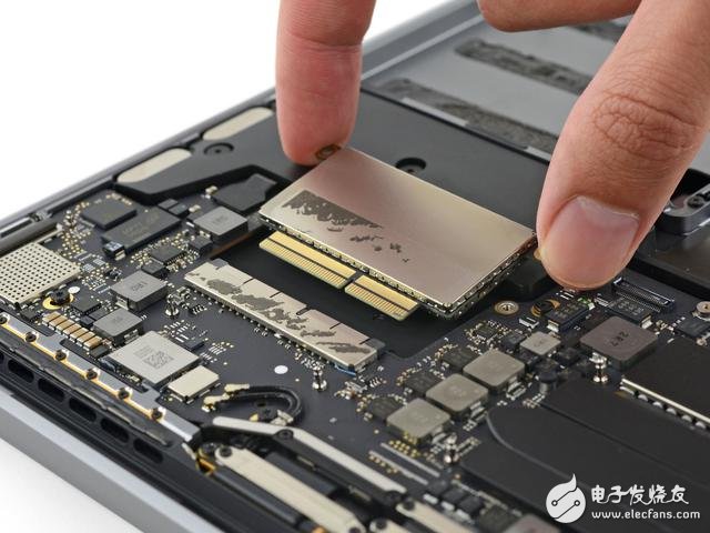 蘋果新Macbook Pro13寸拆解：集成度創新高度 搭配史上最好音質