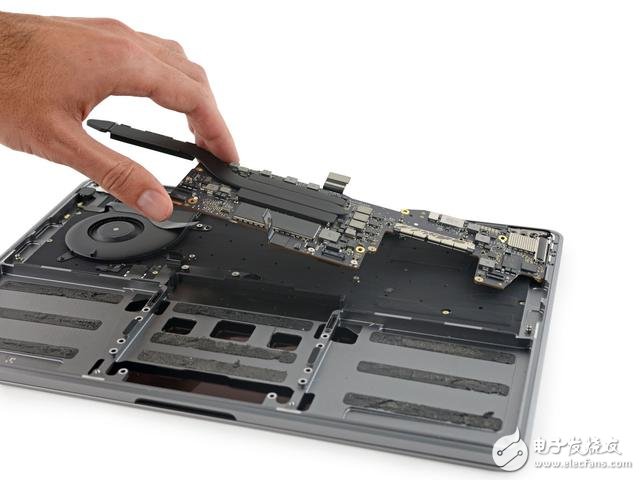 蘋果新Macbook Pro13寸拆解：集成度創新高度 搭配史上最好音質