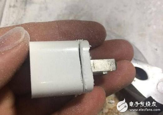 蘋果充電器拆解：廬山真面目揭秘 電路圖詳解 貴是有道理的