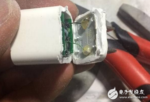 蘋果充電器拆解：廬山真面目揭秘 電路圖詳解 貴是有道理的