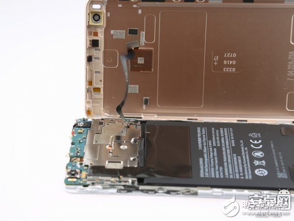 小米Max 2手機拆解：動手難度不高，容易維修