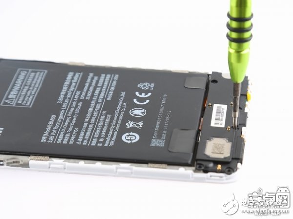 小米Max 2手機拆解：動手難度不高，容易維修