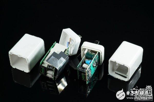 誰是李鬼？真假OPPO VOOC閃充充電器對(duì)比拆解
